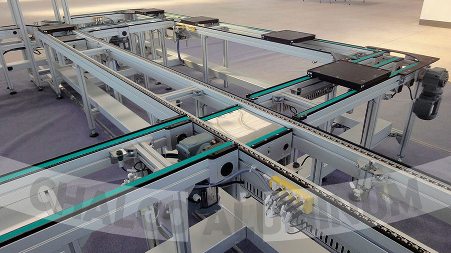 Multiple chain conveyor line